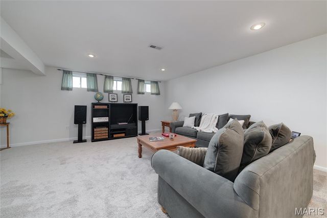 1354 Presidents Landing Drive, O'fallon, MO 63366