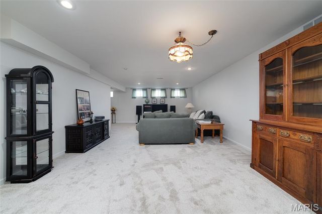 1354 Presidents Landing Drive, O'fallon, MO 63366