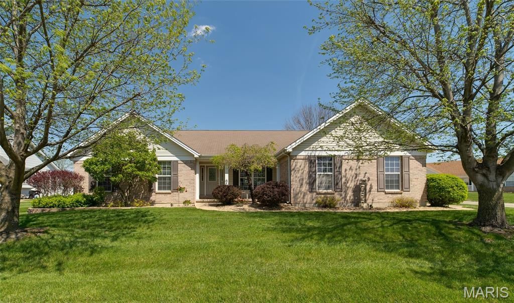 1354 Presidents Landing Drive, O'fallon, MO 63366