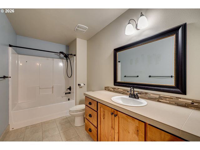 1262 48TH St, Washougal, WA 98671