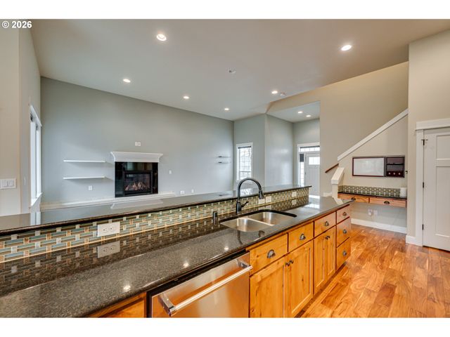 1262 48TH St, Washougal, WA 98671