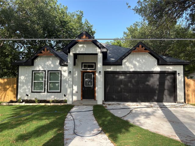 724 N Clements Street, Gainesville, TX 76240