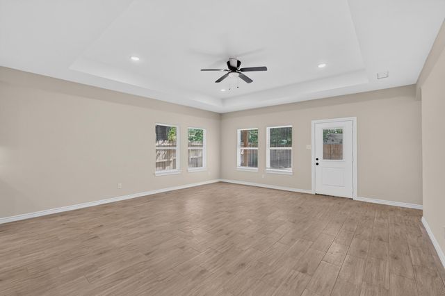 724 N Clements Street, Gainesville, TX 76240