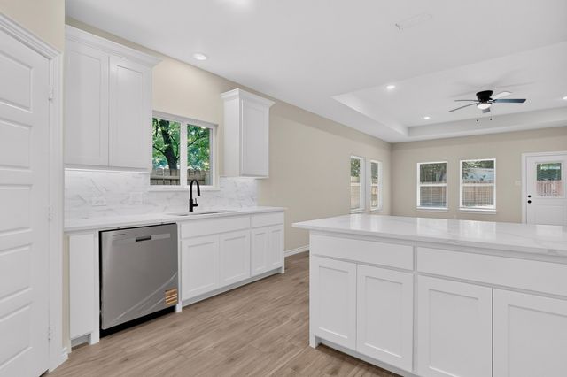 724 N Clements Street, Gainesville, TX 76240