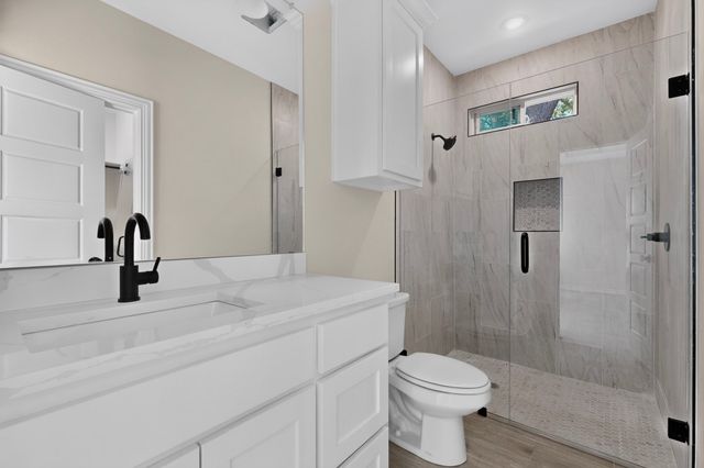 724 N Clements Street, Gainesville, TX 76240