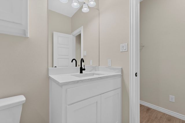 724 N Clements Street, Gainesville, TX 76240