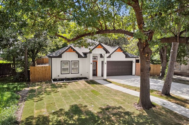 724 N Clements Street, Gainesville, TX 76240