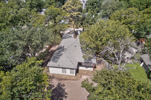 724 N Clements Street, Gainesville, TX 76240