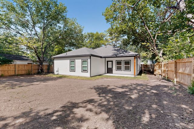 724 N Clements Street, Gainesville, TX 76240