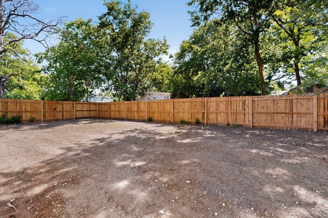 724 N Clements Street, Gainesville, TX 76240