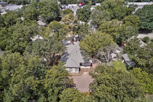 724 N Clements Street, Gainesville, TX 76240