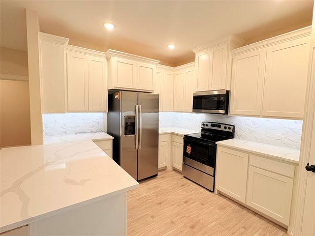 724 N Clements Street, Gainesville, TX 76240