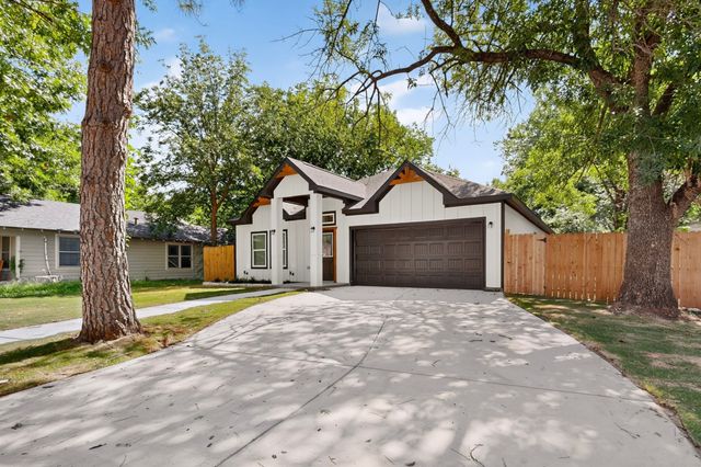 724 N Clements Street, Gainesville, TX 76240