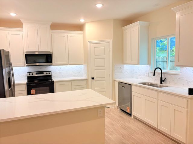 724 N Clements Street, Gainesville, TX 76240