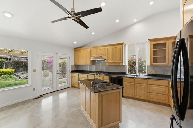 1191 Trieste Drive, Hollister, CA 95023