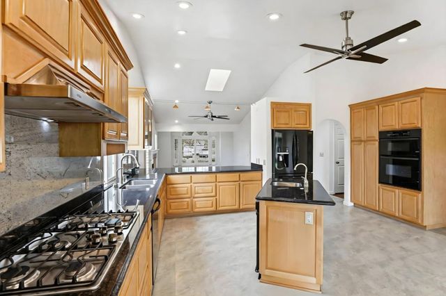 1191 Trieste Drive, Hollister, CA 95023