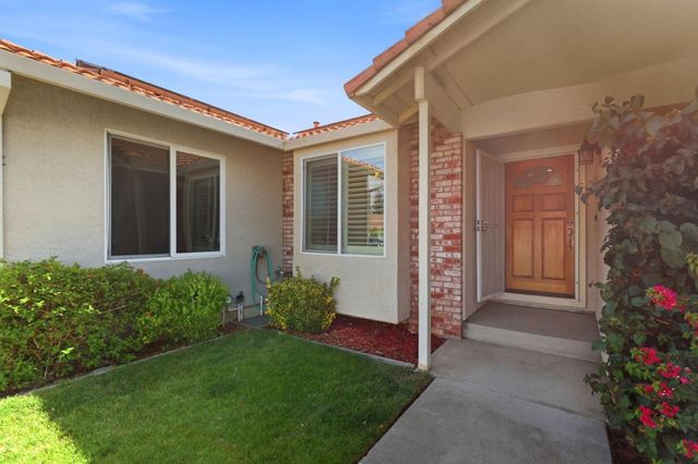 1191 Trieste Drive, Hollister, CA 95023