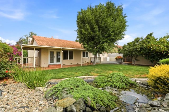 1191 Trieste Drive, Hollister, CA 95023