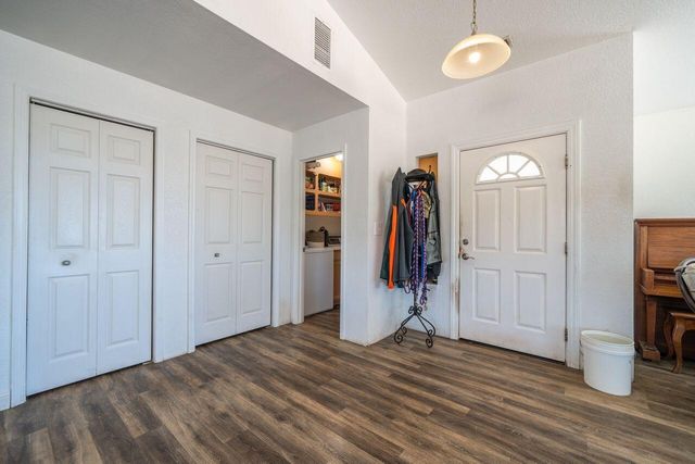 7254 Abutment Way, Igo, CA 96047