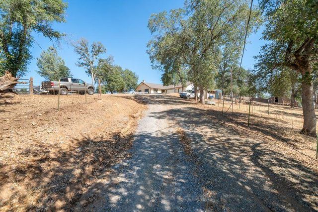 7254 Abutment Way, Igo, CA 96047
