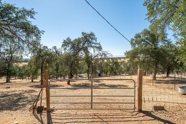 7254 Abutment Way, Igo, CA 96047