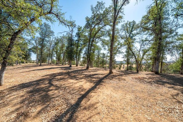 7254 Abutment Way, Igo, CA 96047