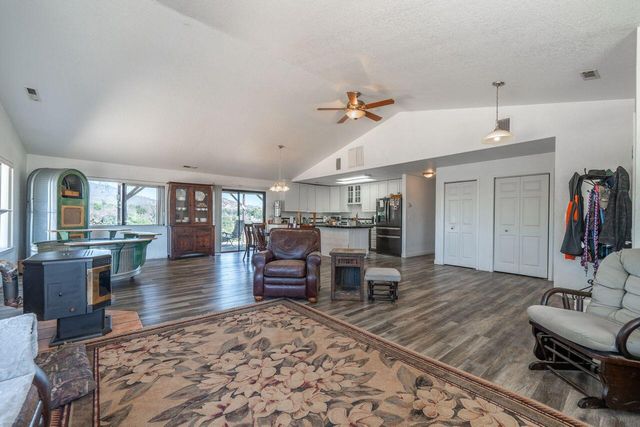 7254 Abutment Way, Igo, CA 96047