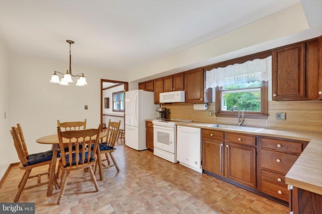 114 W SAVANNAH DR, Bear, DE 19701