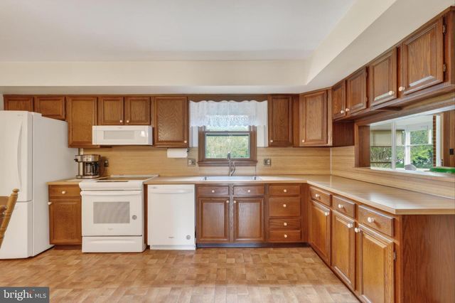 114 W SAVANNAH DR, Bear, DE 19701