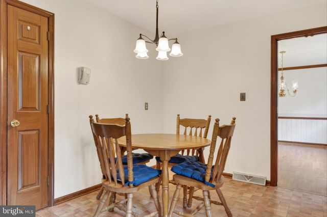 114 W SAVANNAH DR, Bear, DE 19701