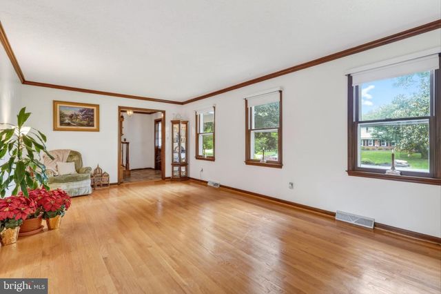 114 W SAVANNAH DR, Bear, DE 19701