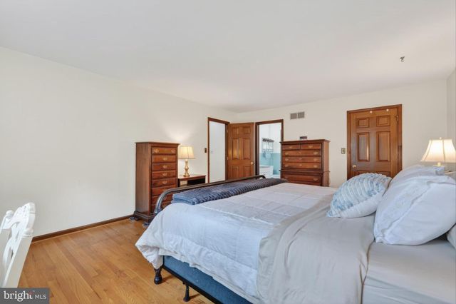 114 W SAVANNAH DR, Bear, DE 19701