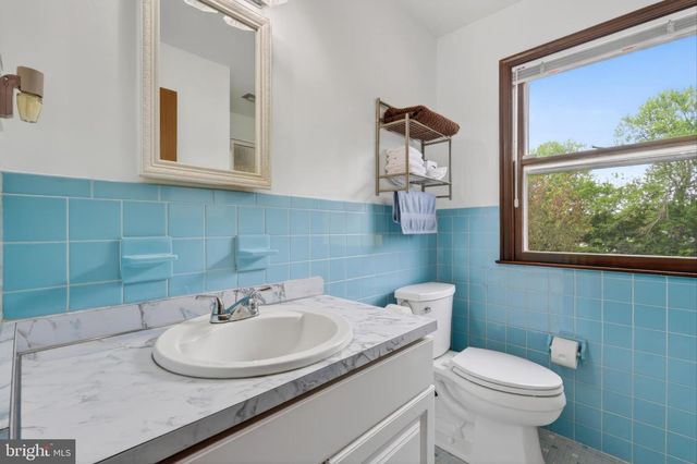 114 W SAVANNAH DR, Bear, DE 19701
