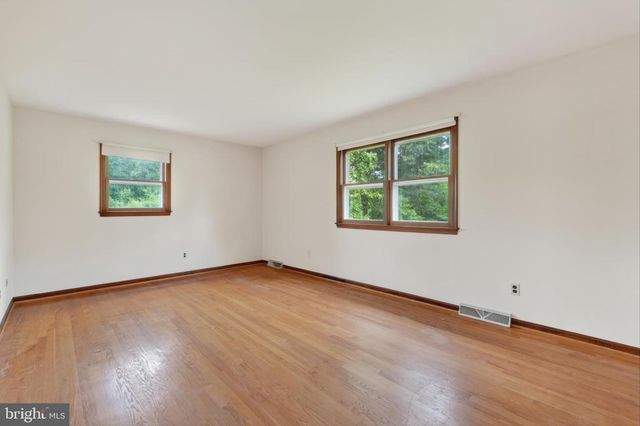 114 W SAVANNAH DR, Bear, DE 19701