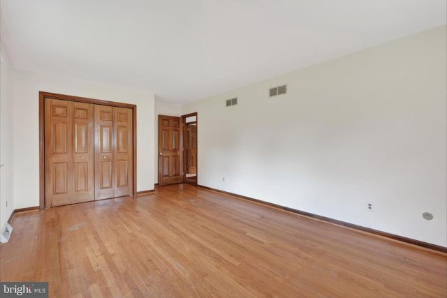 114 W SAVANNAH DR, Bear, DE 19701