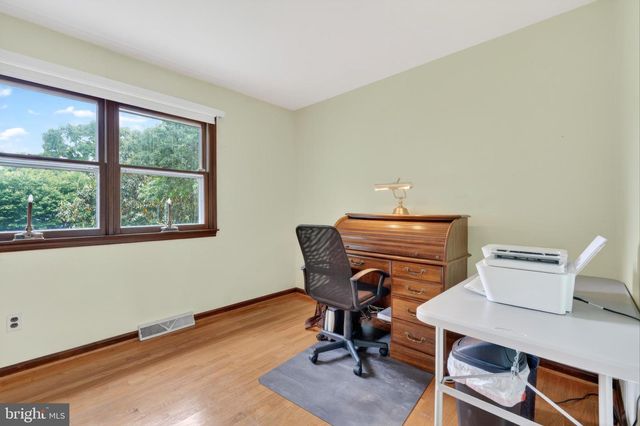 114 W SAVANNAH DR, Bear, DE 19701