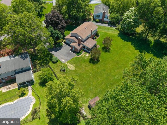114 W SAVANNAH DR, Bear, DE 19701