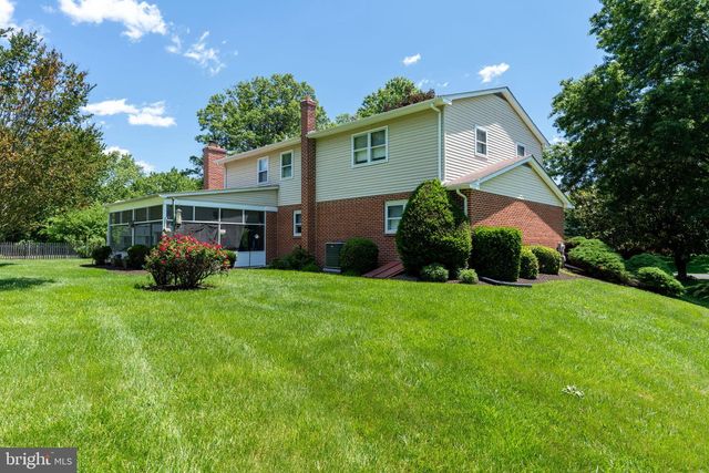 114 W SAVANNAH DR, Bear, DE 19701