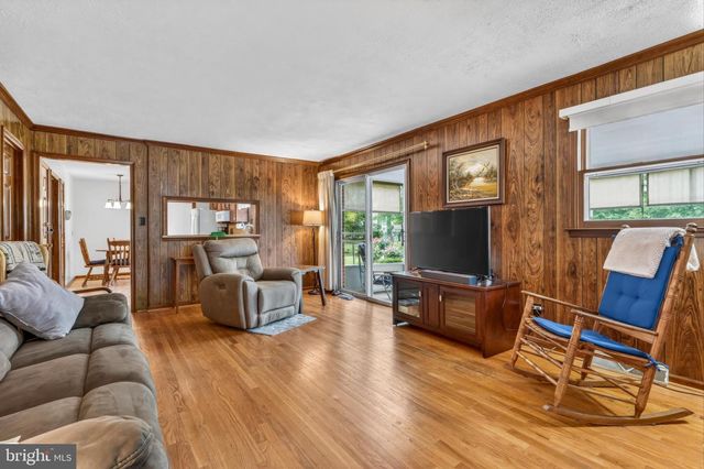 114 W SAVANNAH DR, Bear, DE 19701