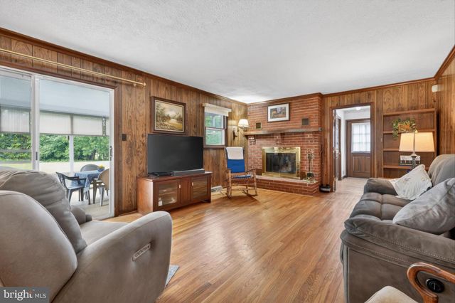 114 W SAVANNAH DR, Bear, DE 19701