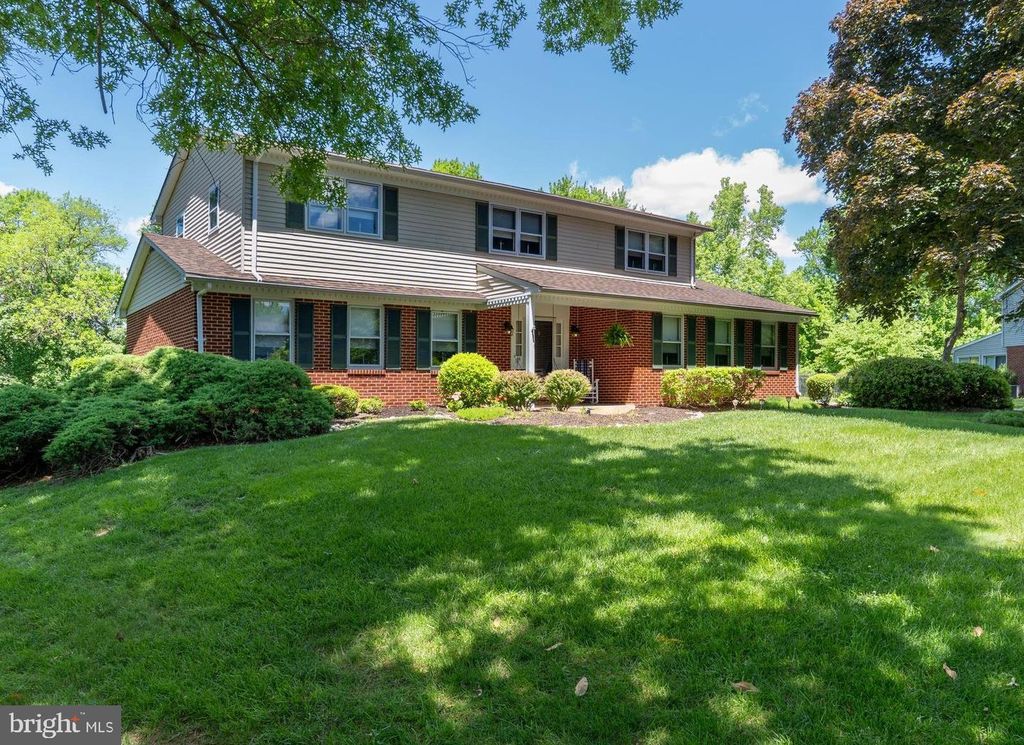 114 W SAVANNAH DR, Bear, DE 19701
