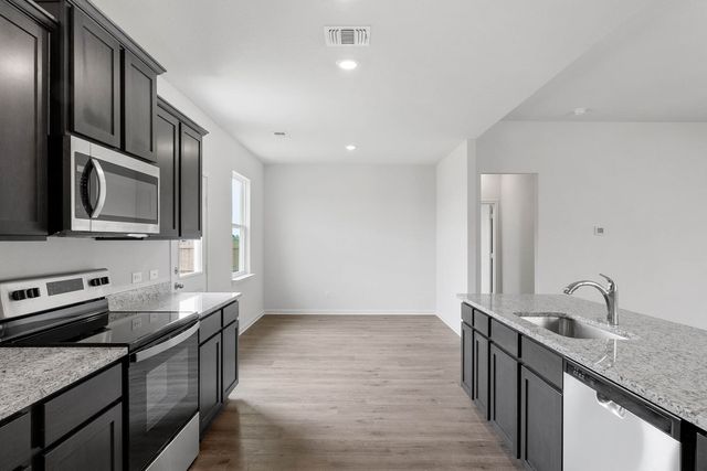 10137 Throttle Lane, Fort Worth, TX 76131