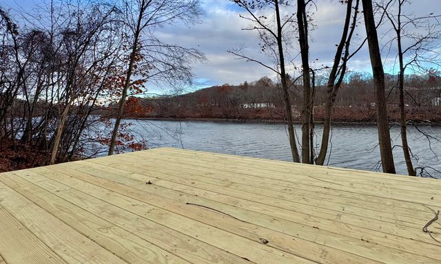 112 River Road, Shelton, CT 06484