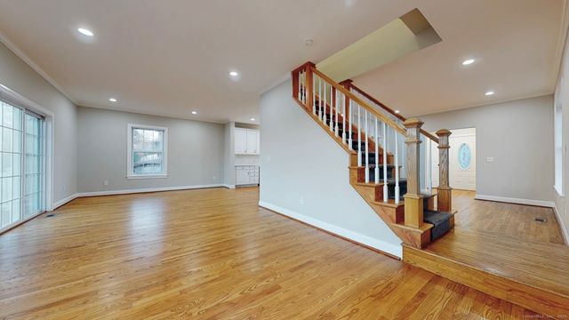 112 River Road, Shelton, CT 06484