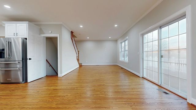 112 River Road, Shelton, CT 06484