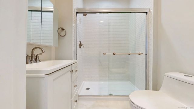 112 River Road, Shelton, CT 06484