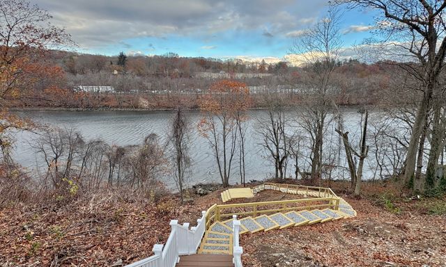 112 River Road, Shelton, CT 06484