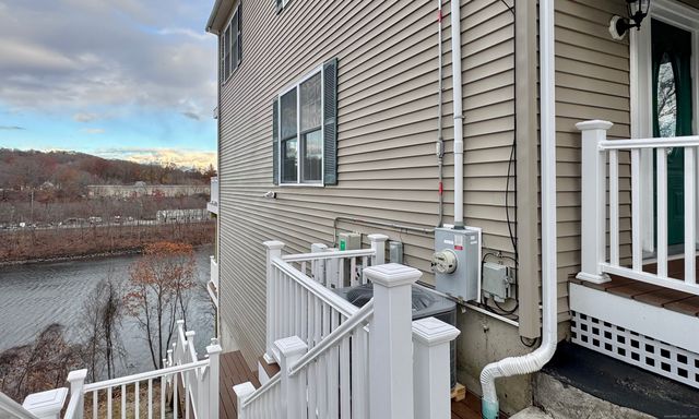 112 River Road, Shelton, CT 06484