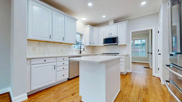 112 River Road, Shelton, CT 06484