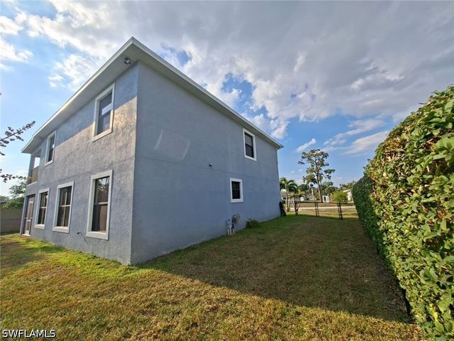 2360 Burton AVE, Fort Myers, FL 33907